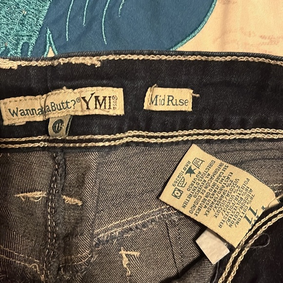 YMI Wanna Betta Butt Mid Rise Jeans Size 11 - Picture 6 of 8
